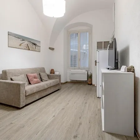 H11 M Old Town - Casino Apartmán *